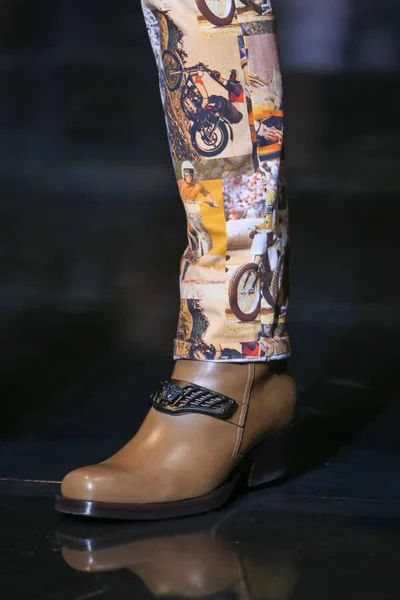 Look 14